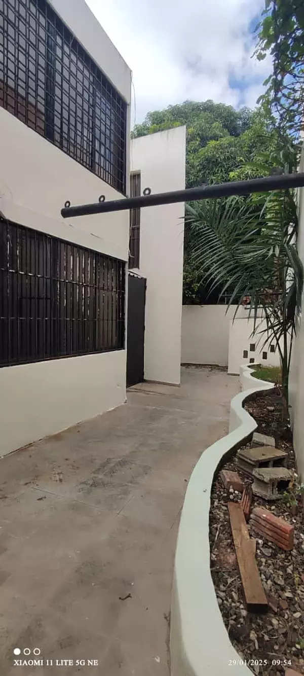 casas - Vendo casa en El Pedregal, Av. Independencia  8