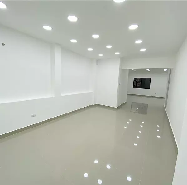 oficinas y locales comerciales - Local amplio en Ens la fe  3