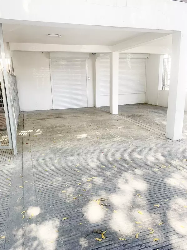 oficinas y locales comerciales - Céntrico local en primer nivel  5