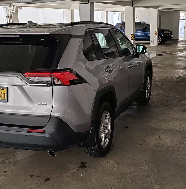 jeepetas y camionetas - Toyota rav4 2020 xle clean carfax  7