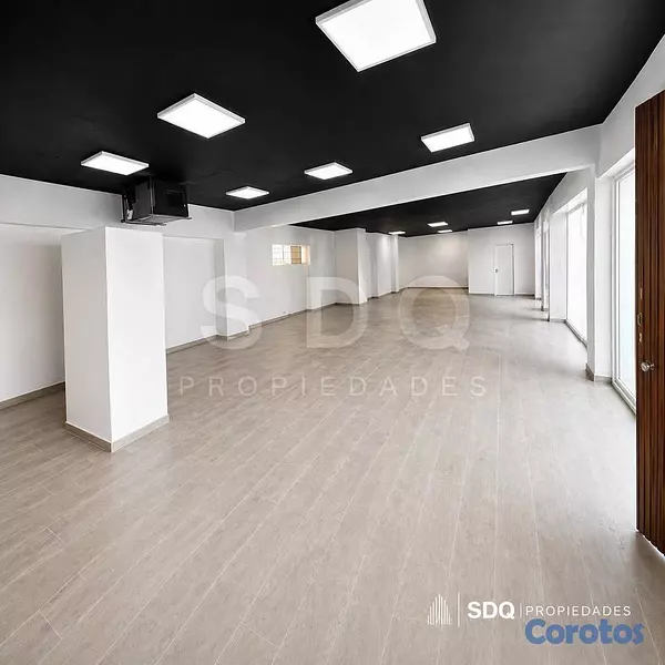 oficinas y locales comerciales - LOCAL 155 m² Local comercial en alquiler – Piantin 2