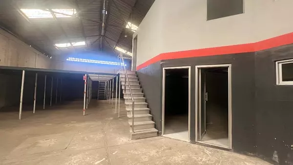 oficinas y locales comerciales - almacén grande en Villa Juana 3