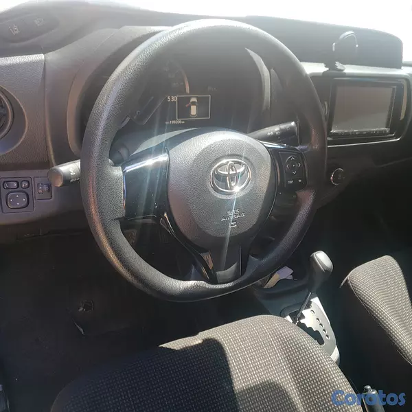 otros vehiculos - Toyota vitz 2018 negociable 11