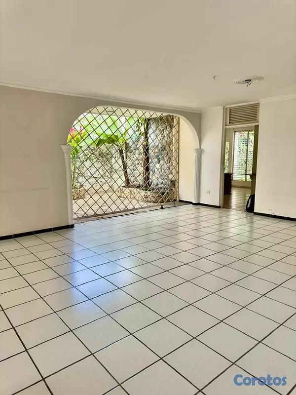 casas - SE RENTA CASA PARA LOCAL COMERCIAL – REPARTO DEL E 15