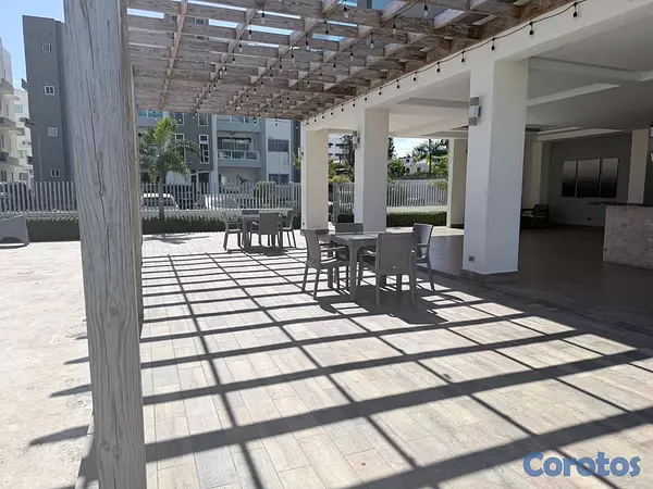 apartamentos - vendo amueblado rep de Colombia segundo nivel tres habitaciones dos parqueos bal 10