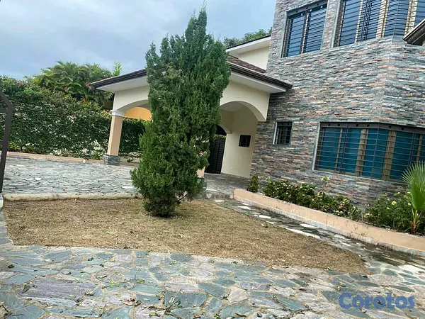 casas - casa amplia en residencial de puerto plata  11
