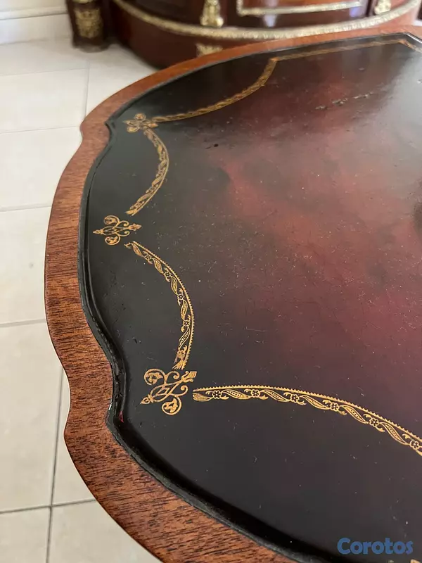 muebles y colchones - Mesa de Caoba y Cuero Tratado 4