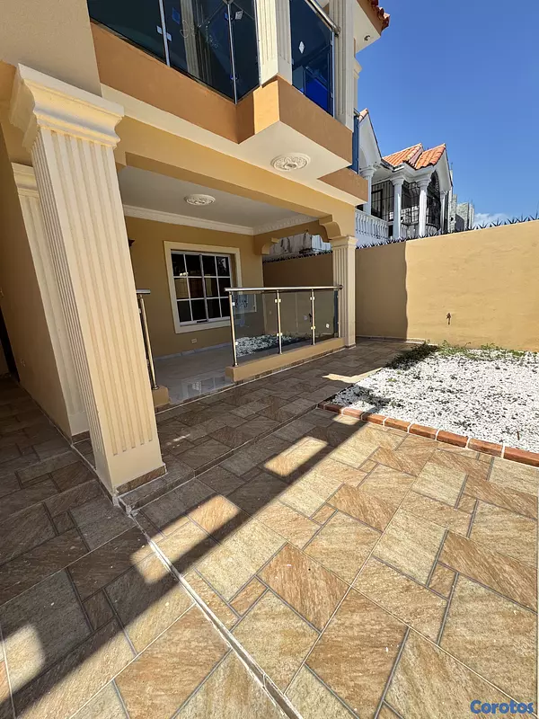 casas - venta de casa en la autopista de san isidro prado oriental con  370mts y 4 hab 7
