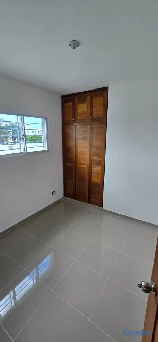 apartamentos - APARTAMENTO EN VENTA EN VILLA MARINA ENTRANDO POR  8