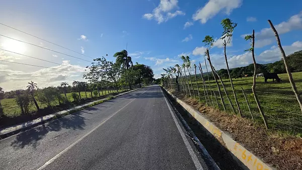 solares y terrenos - finca de 500 tareas en nagua  9
