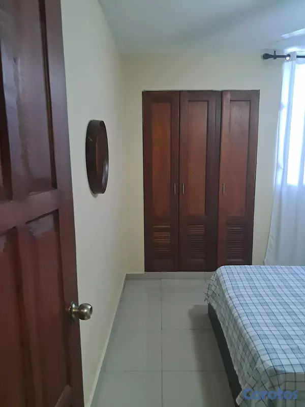 habitaciones y viviendas compartidas - Alquilo habitación solo damas
cerca de Agora Mall y el Metro , solo damas

 2
