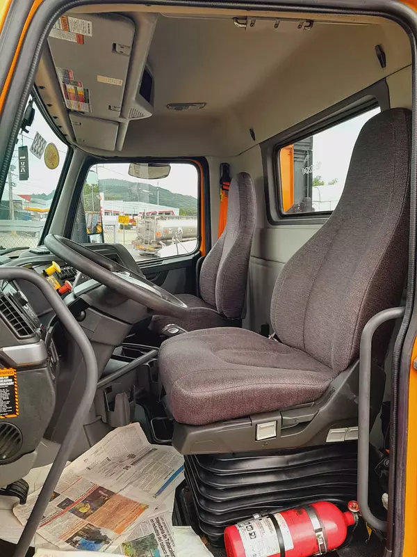 camiones y vehiculos pesados - VOLVO VNR AÑO 2020 6