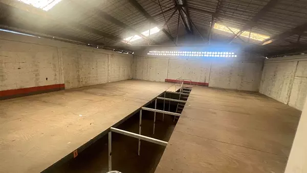 oficinas y locales comerciales - almacén grande en Villa Juana 4