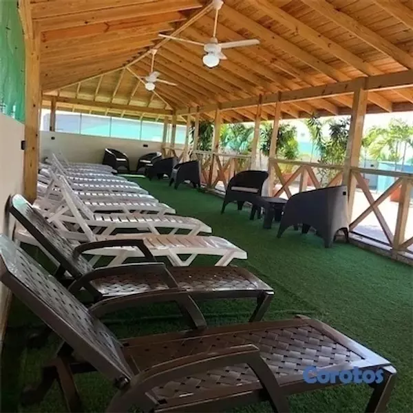 oficinas y locales comerciales - Se vende hotel con 13 locales en el Distrito Nacional zona colonial 76 hab  9