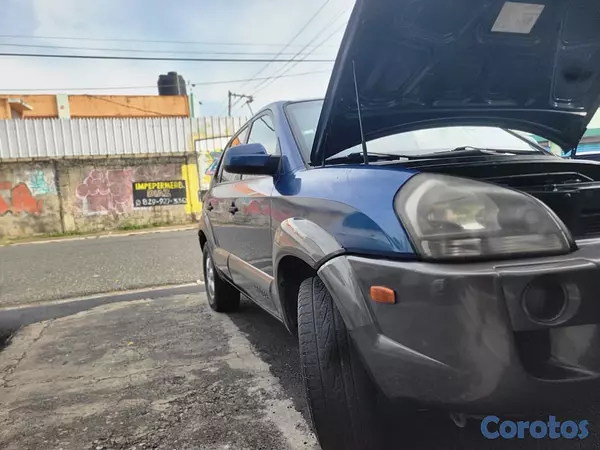jeepetas y camionetas - Hyundai Tucson  2005 – Precio Negociable 8