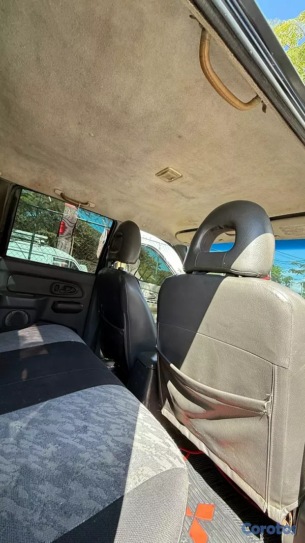 jeepetas y camionetas - Mitsubishi L 200  3