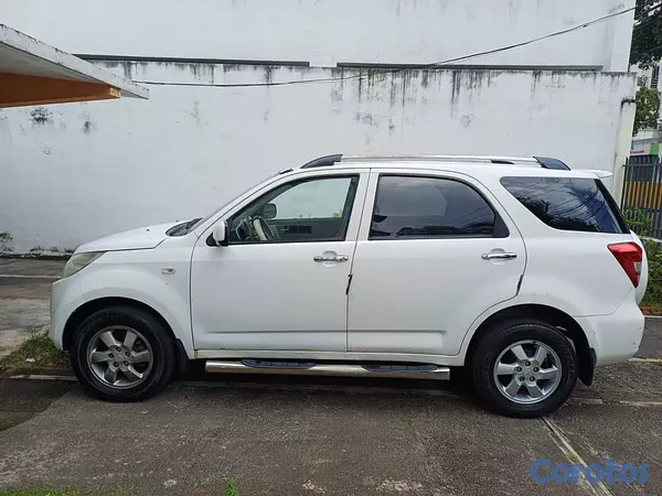 jeepetas y camionetas - Daihatsu Terios Long  RD$ 460,000 5