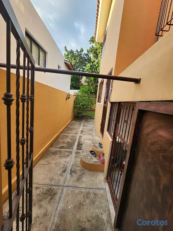 casas - Casa de Lujo en VENTA – Residencial Colinas del Oeste. 9