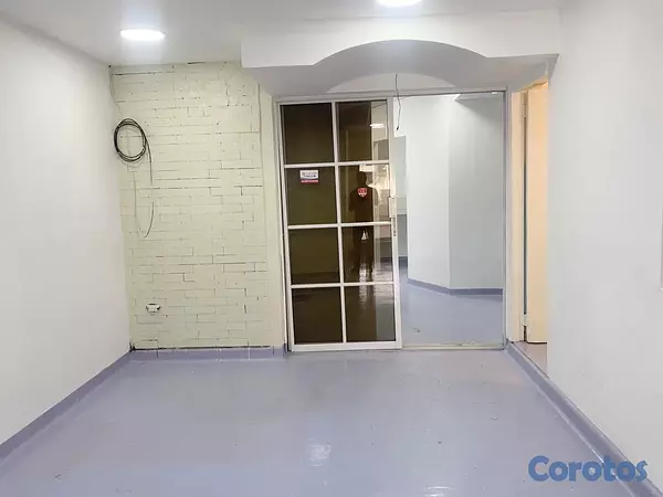 oficinas y locales comerciales - Local en Primer nivel  9