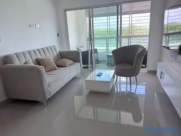 apartamentos - vendo amueblado rep de Colombia segundo nivel tres habitaciones dos parqueos bal 11
