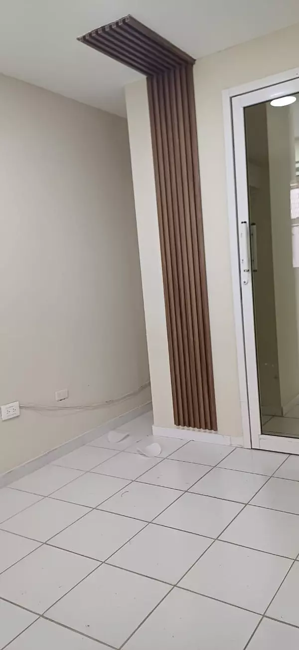 casas - Alquilo casa tipo oficina! En  los Restauradores 5