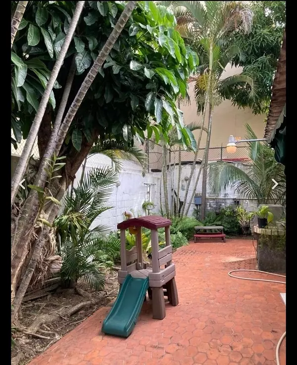 apartamentos - Casa en Venta Piantini

Casa de 2 niveles en Piantini con 405 metros de terreno  8