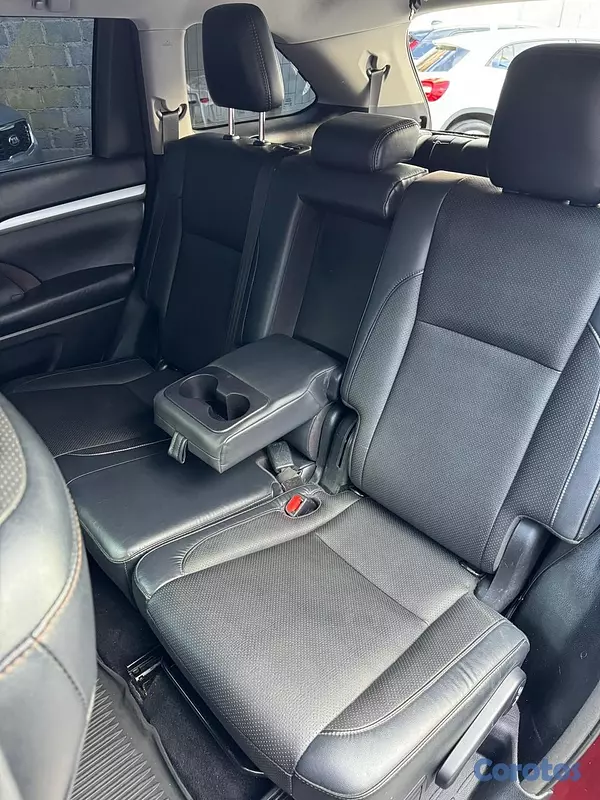 jeepetas y camionetas - TOYOTA HIGHLANDER LE PREMIUM 2018 4