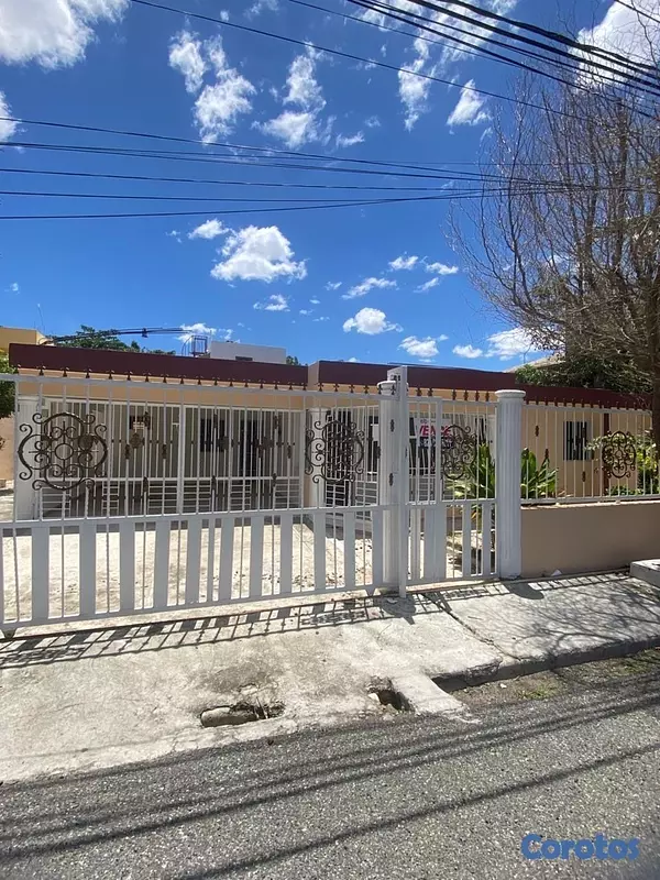 casas - venta de casa en la autopista de San isidro Brisa oriental con 352mts 5