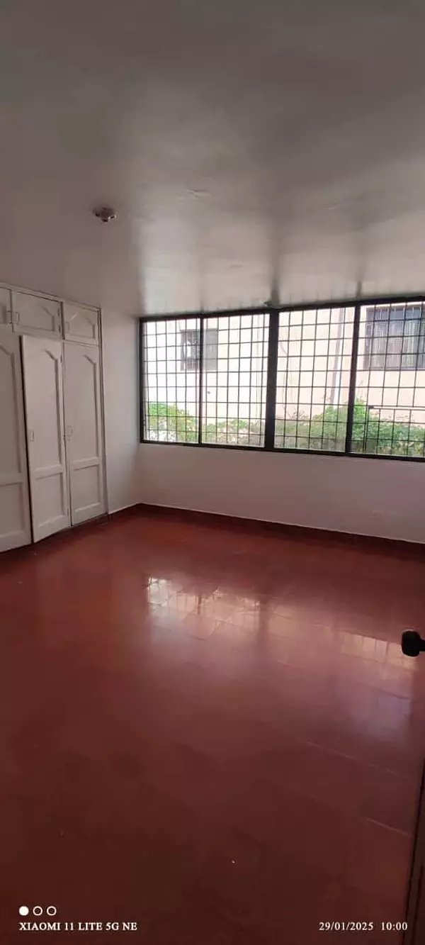 casas - Vendo casa en El Pedregal, Av. Independencia  10