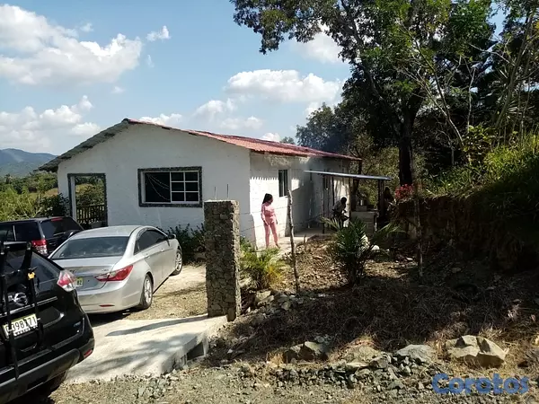 casas vacacionales y villas - Se alquila casa amueblada en altos de madrigal Pedro Brand 7