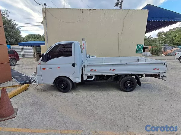 camiones y vehiculos pesados - H100 Casi Nuevo con garantia de Magna motors 3