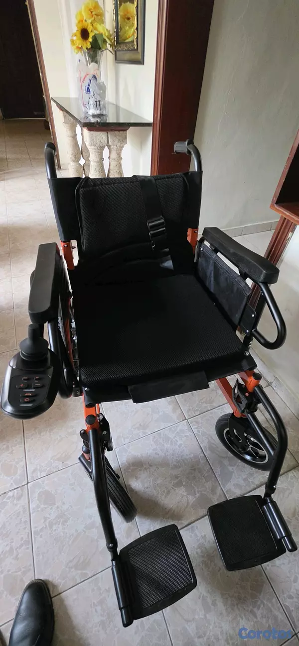 Salud y Equipamiento Médico - Silla de rueda especial, eléctrica,  2