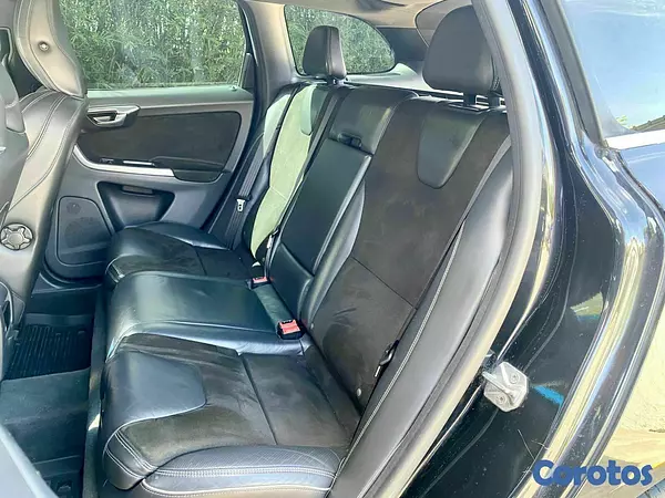 jeepetas y camionetas - VOLVO XC60 T6 R DESING AWD 2014 10