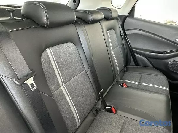 jeepetas y camionetas - Chevrolet Tracker LT 2023  5