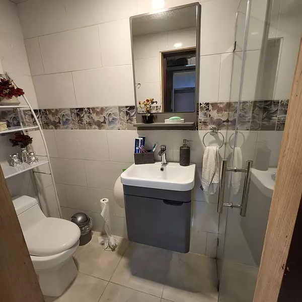 casas - SE VENDE HERMOSA CASA EN ALTOS DE ARROYO HONDO III, DOS NIVELES
395 m2  6