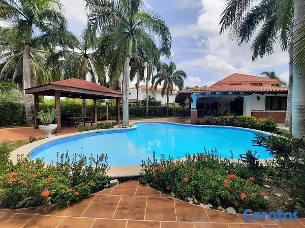 casas vacacionales y villas - Hermosa villa ENcomplejo de Metro Country Club Juan Dolio.  2