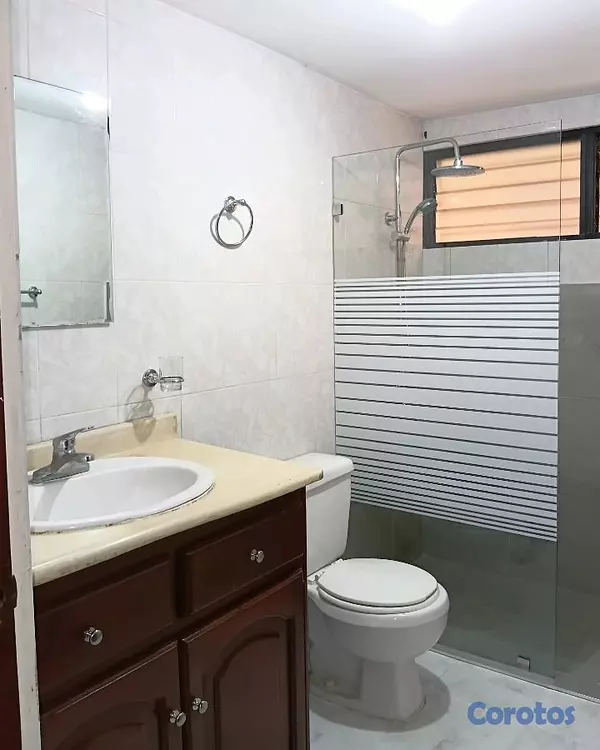 apartamentos - Alquilo amplio Apartamento Clásico Urb. Real. 7