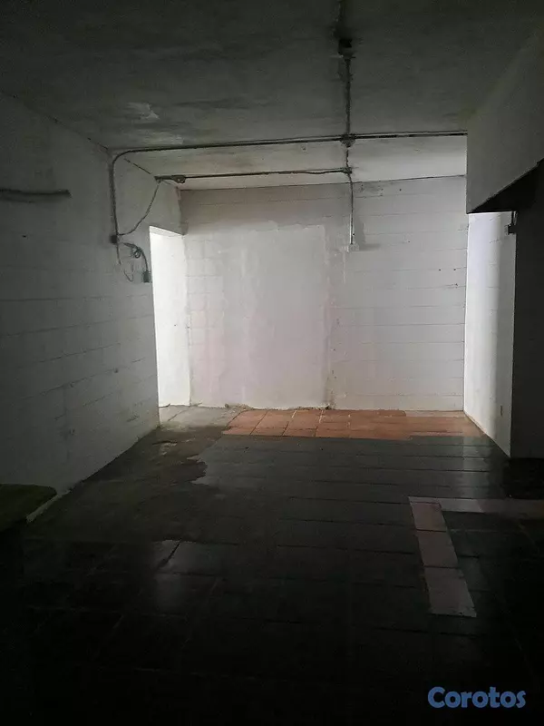 oficinas y locales comerciales - 🔵Alquilo Local 200 mts 1er piso en Julieta 4