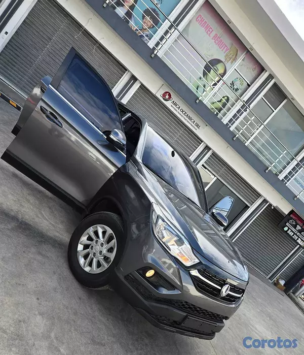 jeepetas y camionetas - KGM REXTON 2021 GRIS OSCURO DIESEL 16