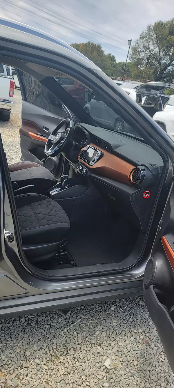jeepetas y camionetas - NISSAN KICKS 5