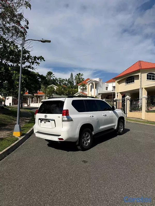 jeepetas y camionetas - Toyota land cruicer prado tx 2010 gasolina  4
