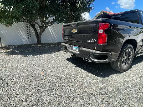 jeepetas y camionetas - chevolet silverado 2023 4