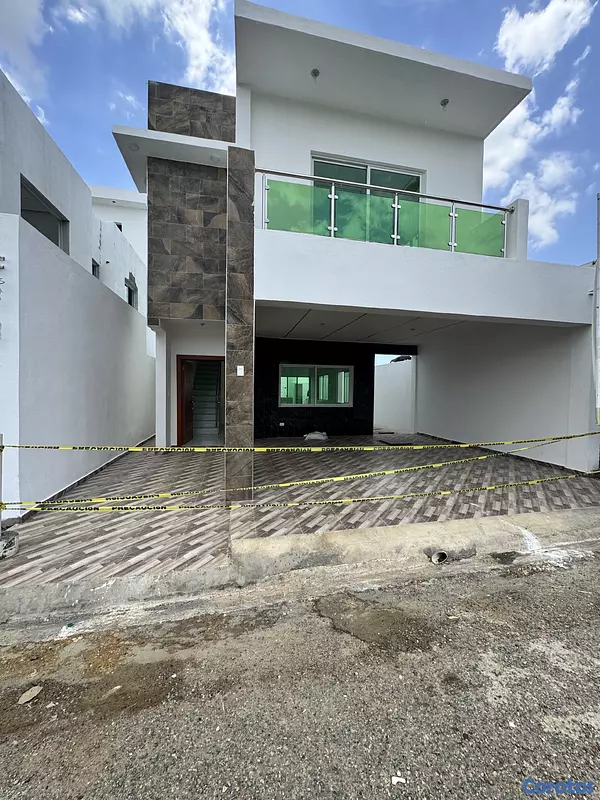 casas - venta de casa de 3 niveles con piscina en avenida ecológica Santo Domingo este  2