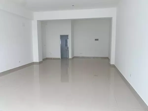 oficinas y locales comerciales - Local céntrico amplio  3