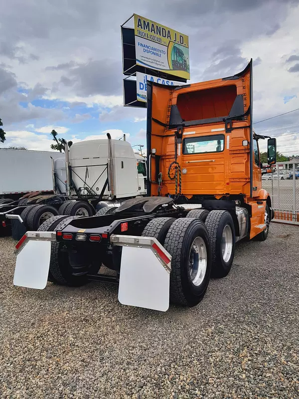 camiones y vehiculos pesados - VOLVO VNR AÑO 2020 7