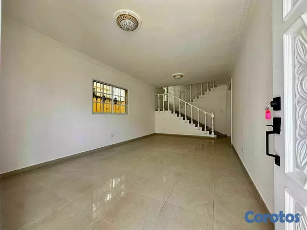 casas - Vendo casa Mirador del este, Santo Domingo este  3