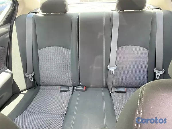 carros - Nissan Versa 2017 10