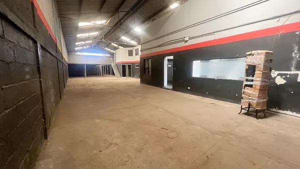 oficinas y locales comerciales - almacén grande en Villa Juana 5