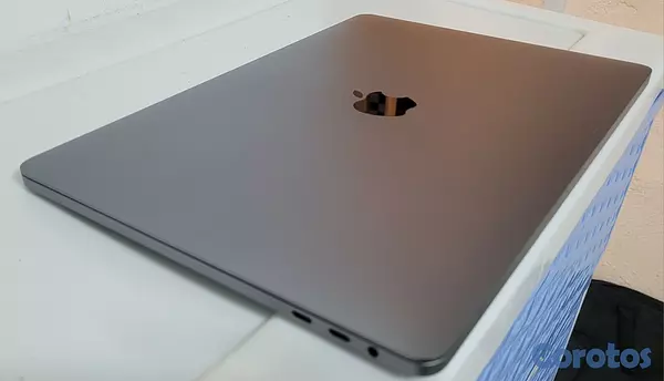 computadoras y laptops - Macbook Pro Touch bar 13 Pulg Core i5 Ram 8gb Disco 256gb SSD AÑO 2019 3