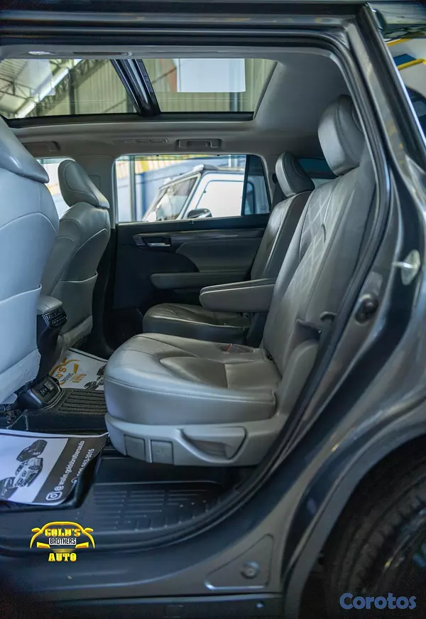 jeepetas y camionetas - Toyota Highlander Platinum 2021 Clean Carfax 8